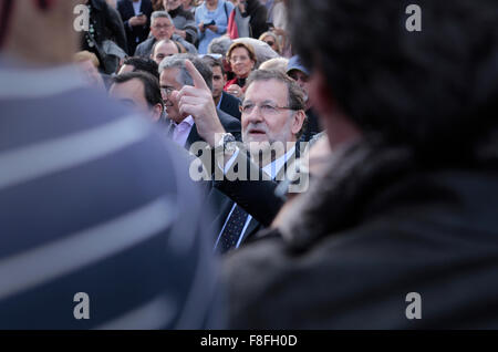 Palma De Mallorca, Spanien. 9. Dezember 2015. Spaniens Ministerpräsident und beliebte party (PP)-Vorsitzende Mariano Rajoy, Gesten vor einer Kundgebung in der spanischen Balearen-Insel. Bildnachweis: Zixia/Alamy Live-Nachrichten Stockfoto