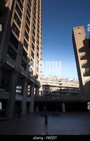 Barbican Estate, eines der besten Beispiele der Londoner Brutalist Architektur, London, England, UK Stockfoto