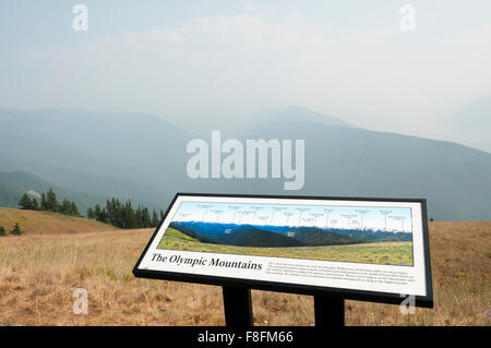 2015-Foto zeigt die Ansicht der Olympic Mountains verdeckt durch Rauch driften Süden über Washington von Waldbränden in Kanada. Stockfoto