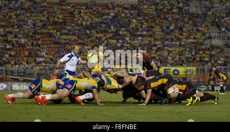 SO Paulo, SP, Brasilien. 4. Dezember 2015. Sao Paulo. SP-Brasilien. 12.04.2015 - steht Sport - Rugby - Rugby brasilianischen Nationalmannschaft Deutschland im Pacaembu-Stadion in So Paulo, diesen Freitag (04), die Super Herausforderung Rugby BH XV. Das Spiel der Rugby an dieser Stelle zeigt der Sport Wachstum im Land und ist ein großer Schritt für die Vermassung des Sports. Foto: Dorivan Marinho/Midas Presse © Csm/Alamy Live-Nachrichten Stockfoto