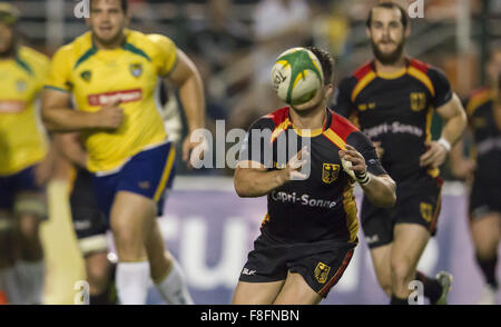 SO Paulo, SP, Brasilien. 4. Dezember 2015. Sao Paulo. SP-Brasilien. 12.04.2015 - steht Sport - Rugby - Rugby brasilianischen Nationalmannschaft Deutschland im Pacaembu-Stadion in So Paulo, diesen Freitag (04), die Super Herausforderung Rugby BH XV. Das Spiel der Rugby an dieser Stelle zeigt der Sport Wachstum im Land und ist ein großer Schritt für die Vermassung des Sports. Foto: Dorivan Marinho/Midas Presse © Csm/Alamy Live-Nachrichten Stockfoto