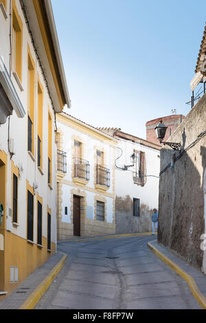 Häuser in Almodóvar del Río, in der Nähe von Córdoba in Andalusien, Spanien Stockfoto