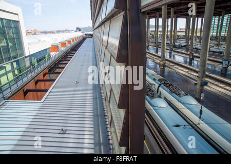 Puerta de Atocha-Bahnhof, Erweiterung von Rafael Moneo. Madrid, Spanien. Stockfoto