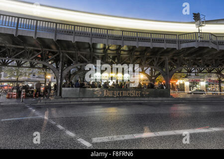 Burgermeister-Fast-Food, U-Bahn Schlesisches Tor, Kreuzberg, Berlin Stockfoto