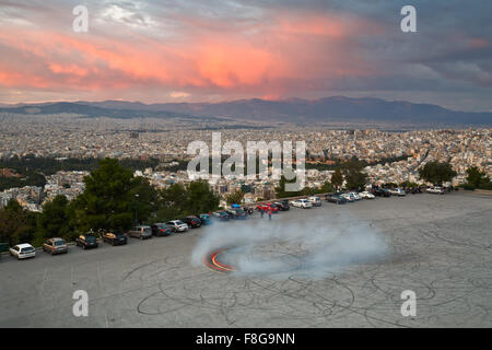 Parkplatz am Lycabettus-Hügel in Athen, Griechenland. Stockfoto