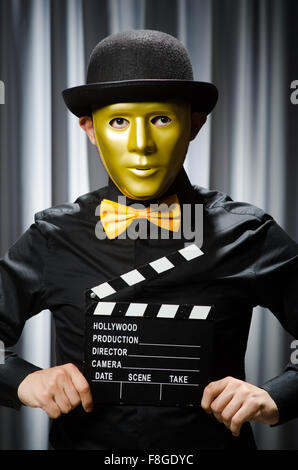 Lustiges Konzept mit theatralischen Maske Stockfoto