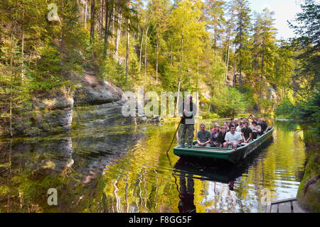 Adersbacher Felsenstadt, rafting auf der Adrspach Lake, Tschechische Republik Stockfoto