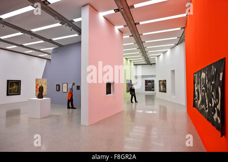 In das Museum moderner Kunst (MUMOK), Museumsquartier, Wien, Österreich. Stockfoto