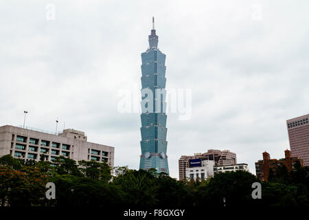 Taipei, Taiwan - Nahaufnahme von 101 Tower von Sun Yat-Sen Memorial Hall. Stockfoto