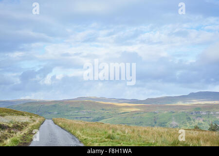 Straße in ländlichen Landschaft Stockfoto
