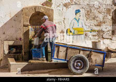 ESSAOUIRA, Marokko - 3. November 2015: Blick von den Gassen der Medina von Essaouira Stockfoto