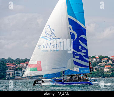 Farm Cove, Sydney, Australien. 10. Dezember 2015. Extreme Sailing Act 8. Medientag. Die Welle Rennen Muscat (OMA) Praxis In Farm Cove, Sydney, Australien. Die Welle wird Muscat (OMA) in der Schlussakte der 2015 Extreme Sailing Series vom 11. bis 13. Dezember 2015 in Sydney Segeln. Bildnachweis: Aktion Plus Sport/Alamy Live-Nachrichten Stockfoto