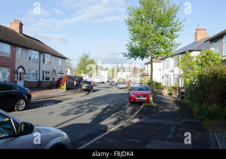 Einem Vorort Straße in Rugby, Warwickshire, England Stockfoto