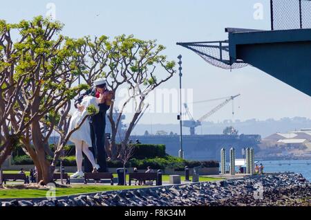 Die Scupture der bedingungslosen Kapitulation in San Diego, Kalifornien, Vereinigte Staaten von Amerika, basierend auf dem Foto von Alfred Ei Stockfoto