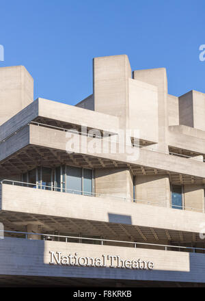 Eingang zum Nationaltheater am Südufer, London, England, UK Stockfoto