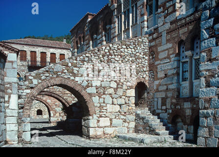 Stein-Strebepfeiler der byzantinischen Kirche und Kloster Hosios Loukas oder Hossios Loukas (1011) Distomo Böotien Griechenland Stockfoto