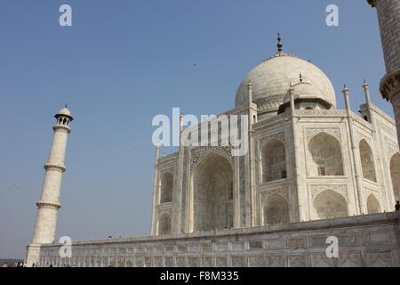 Agra, Indien, 26. November 2012: Taj Mahal, einem weißen Marmor-Mausoleum befindet sich in Agra, Uttar Pradesh, Indien. Stockfoto