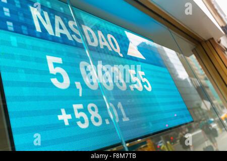 Börse Datenbildschirm im Fenster "" New York, USA Stockfoto