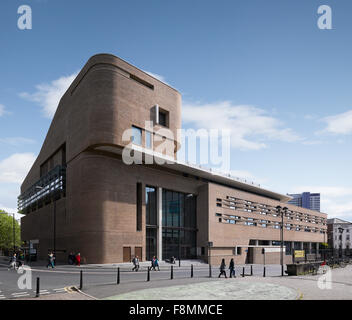 Chetham es School of Music. Das äußere der Chetham es School of Music in Manchester mit seinen imposanten gebogene Kante-Obergeschoss Stockfoto