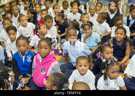 Detroit, Michigan - Kinder in Dossin Elementary School, Teil der Detroit Public Schools. Stockfoto