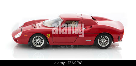 Ferrari 250 Le Mans auf einem weißen Hintergrund Stockfoto