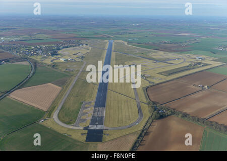 Eine Luftaufnahme des RAF Scampton in Lincolnshire, Heimat der Red Arrows Stockfoto