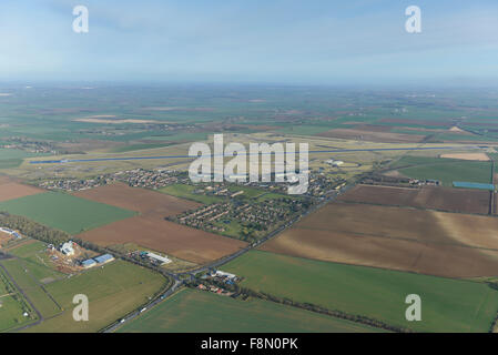 Eine Luftaufnahme des RAF Scampton in Lincolnshire, Heimat der Red Arrows Stockfoto