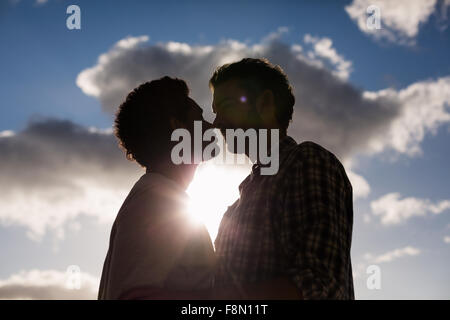 Homosexuelles Paar Nase an Nase Stockfoto