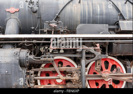 große Lok Räder auf stationäre Vintage Dampfzug Stockfoto