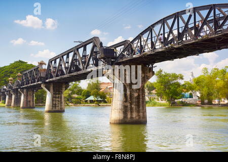 Thailand - Kanchanaburi, Brücke über den River Kwai Stockfoto