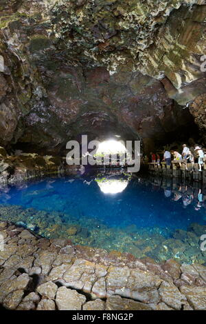 Insel Lanzarote, Jameos del Aqua, See in vulkanischen Höhle, Kanarische Inseln, Spanien Stockfoto