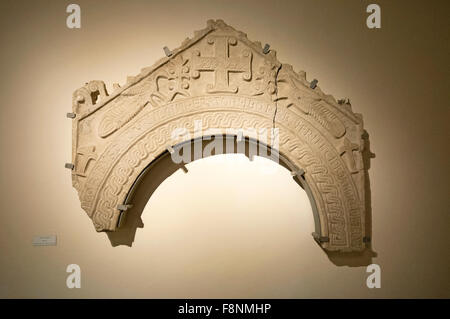 Bogen der Ziborium der alten Kathedrale von San Vincenzo, MAEC Museum in Cortona, Toskana, Italien Stockfoto