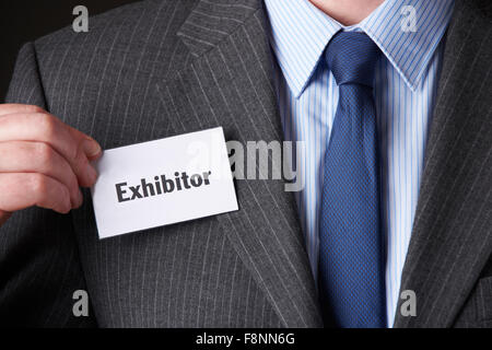 Geschäftsmann Jacke Aussteller Badge zuweisen Stockfoto