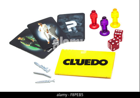 Cluedo Classic Krimi Spiel für drei bis sechs Spieler auf einem weißen Hintergrund Stockfoto