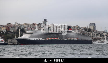 MS Queen Victoria Kreuzfahrtschiff im Hafen von Istanbul. Schiff hat Passagierkapazität 2014 Stockfoto