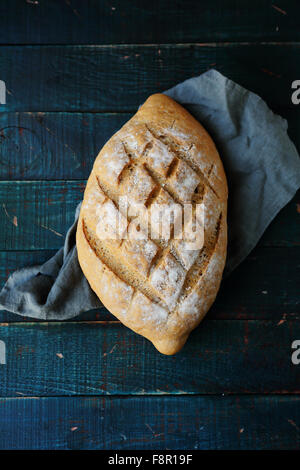 frisches Brot auf Brettern, Lebensmittel-Draufsicht Stockfoto