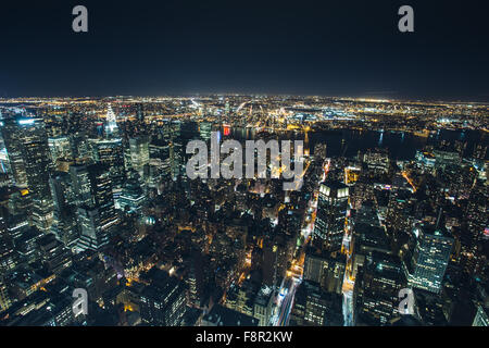 New York - 19. September Nachtansicht aus dem Empire State building Hudson River Licht reflektierenden 19. September 2015. Stockfoto