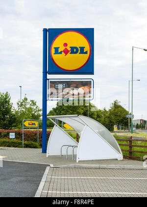 Lidl Shop Swindon, UK, Lidl ist eine deutsche global Discount-Supermarkt-Kette Stockfoto