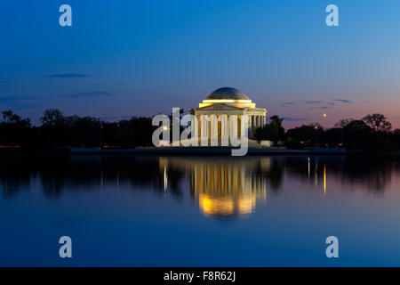 Jefferson Memorial in Washington, D.C. nachts beleuchtet Stockfoto