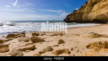 Klippen und Strand, Carvoeiro, Faro, Portugal Stockfoto