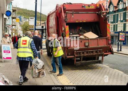 BIFFA gewerblichen Abfall Müll Sammlung LKW LKW geladen mit Müll, UK Stockfoto