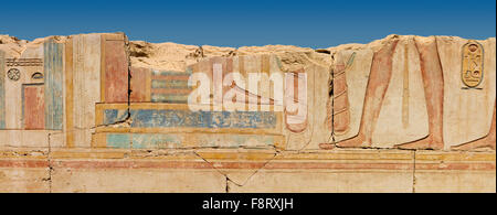 Panorama der Mauer am Tempel von Ramses II in der Nähe der Tempel von Sethos rufe ich an Abydos, Ägypten Stockfoto