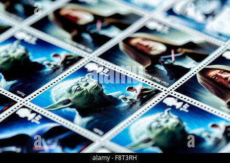 London, UK. 10. November 2015. Star Wars: Die Kraft erwacht Charakter Briefmarken in limitierter Auflage Verkauf von Royal Mail Gutschrift ausgestellt: Guy Corbishley/Alamy Live News Stockfoto