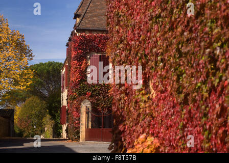 Herbst in Domme, Dordogne, Frankreich Stockfoto