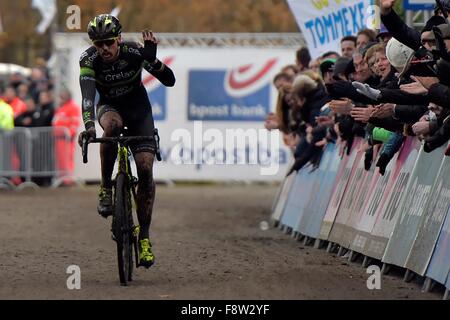 Essen, Deutschland. 5. Dezember 2015. Bpost Bank Cyclocross Trophy. Nys Sven (BEL) der Crelan - AA trinken © Aktion Plus Sport/Alamy Live-Nachrichten Stockfoto