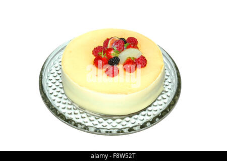 Obstkuchen, isoliert auf weiss Stockfoto