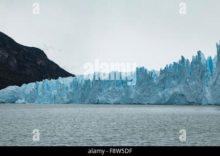 Blick auf die Seite der Perito Moreno Gletscher in Argentinien Stockfoto