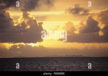 Fidschi-Inseln, Viti Levu, Jean-Michel Cousteau Fiji Islands Resort, Sonnenuntergang, oceanscape Stockfoto