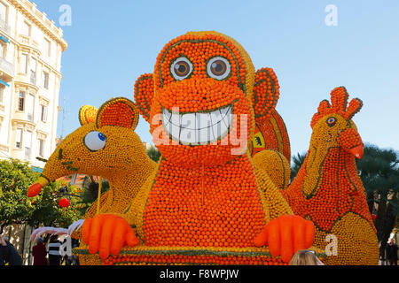 82. Zitronenfest Fête du Citron, Tierfiguren aus Zitronen und Orangen, Jardins Bioves, Menton Stockfoto