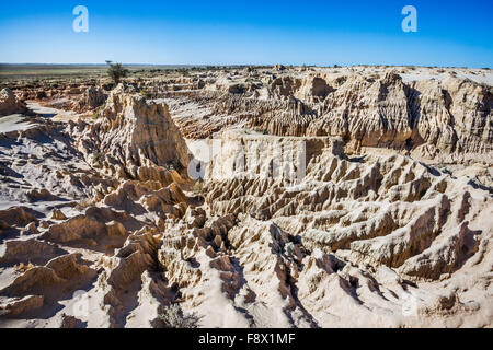 Südwestlichen New South Wales, Australien, Mungo National Park, Wände von China Lünette, farbige Schichten von erodierten Sand und Ton Stockfoto